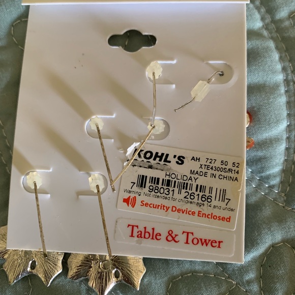 NWT Set of (3) Holiday pierced dangling earrings - Picture 2 of 2